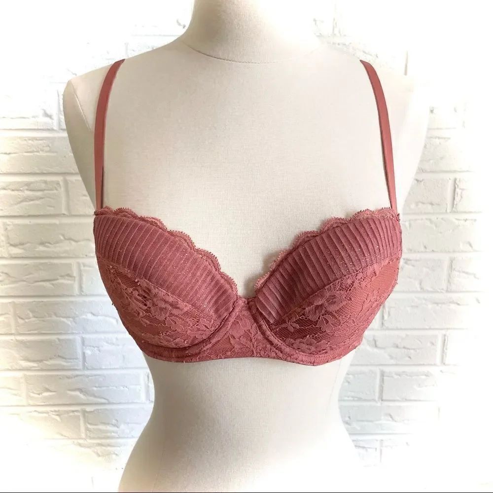 Victoria’s Secret Dream Angels Lined Demi Sparkle Lace Bra Size 32C